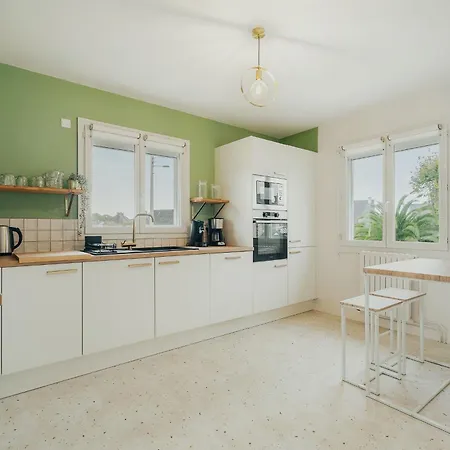 Maison 12 Personnes, Grand Jardin, Proche Plages, Animaux Acceptes Par Maison Elanore